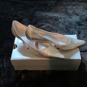 Silver metallic leather weave Aldo heels